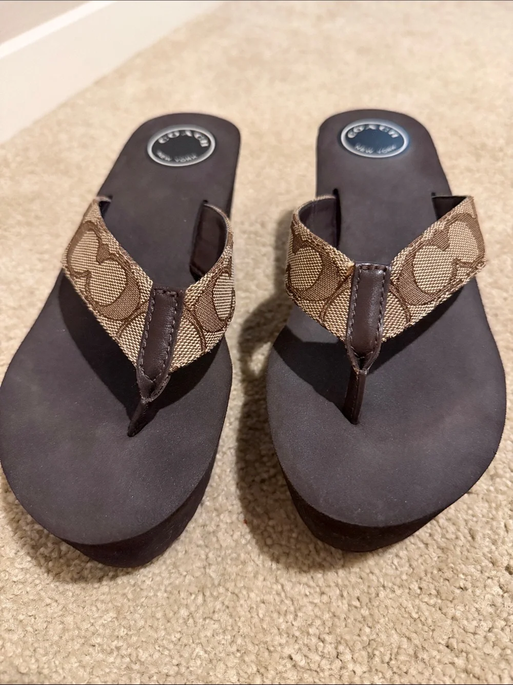 Coach Platform Brown Signature Canvas Flip Flops with Dark Footbed Sz 6